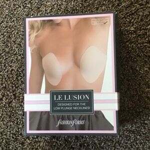 LE LUSION Fashion Forms size D
New